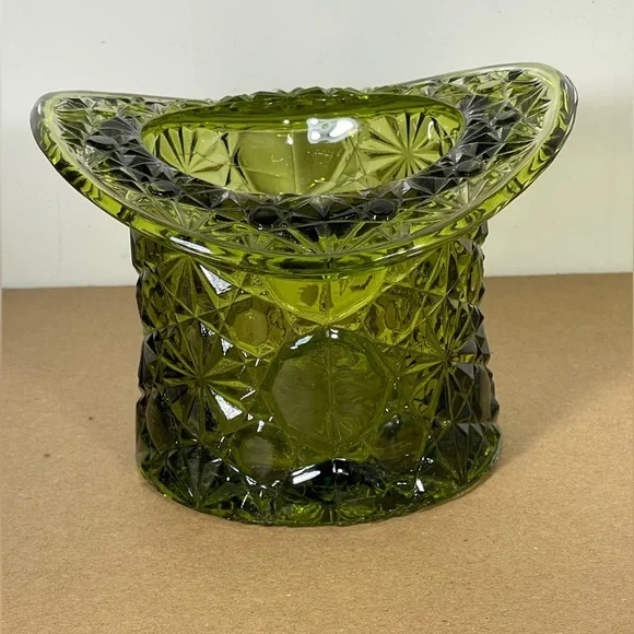 Vintage Fenton Large Top Hat Daisy Button Avocado Green Glass Vase 3.5" tall B50 - Picture 1 of 8